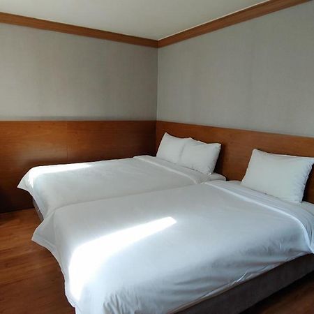 Dawn Beach Hotel Busan Exteriör bild