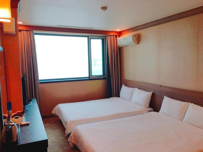 Dawn Beach Hotel Busan Exteriör bild