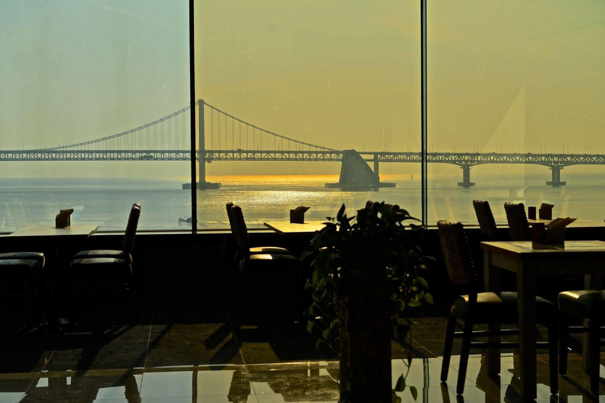 Dawn Beach Hotel Busan Exteriör bild